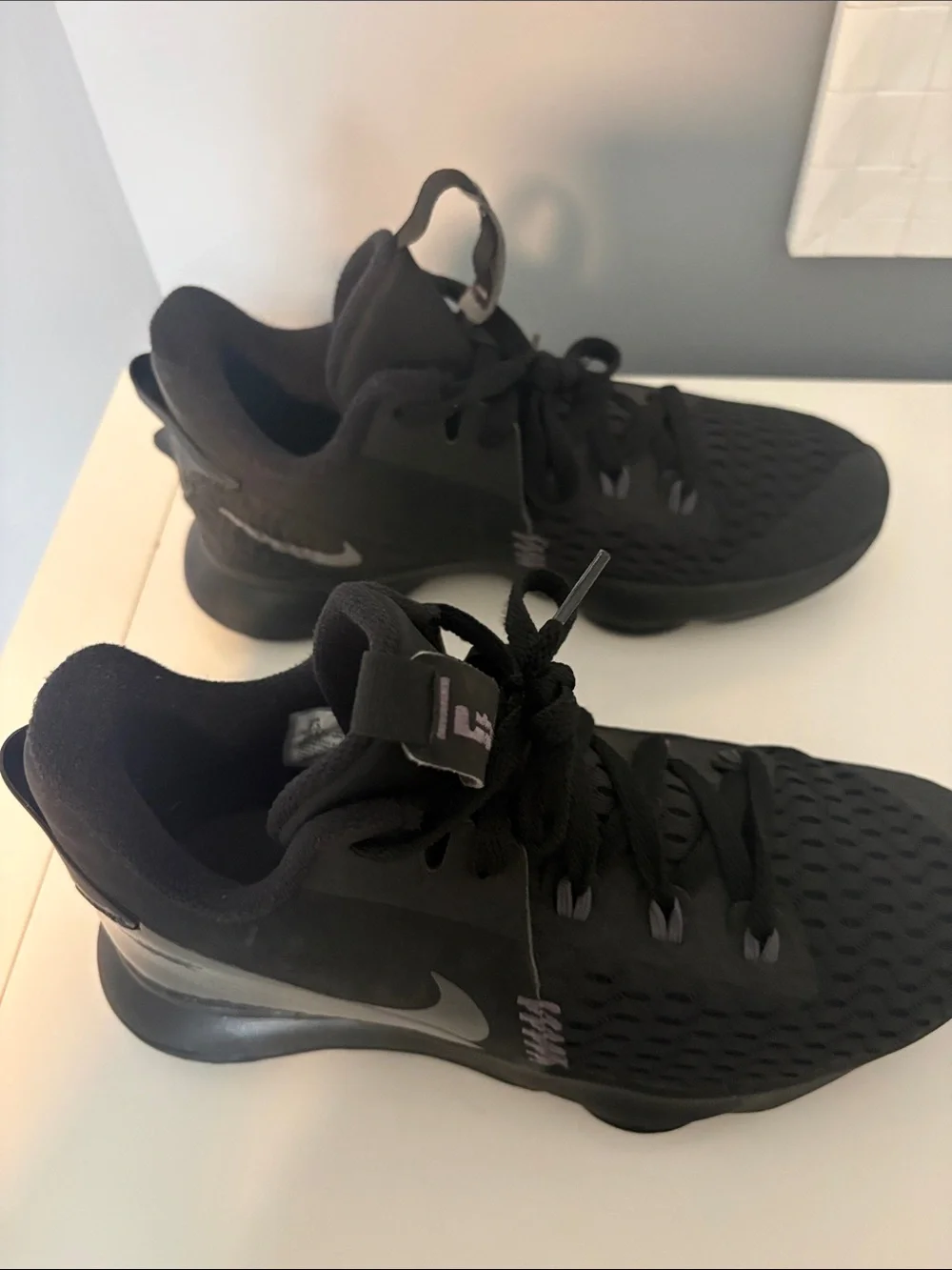 Nike LeBron Witness V 5 Black Size 7.5  Zoom Air Basketball Mint Condtion